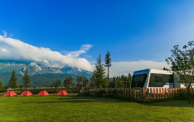 麗江東巴谷汽車旅游營(yíng)地