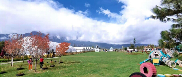 麗江東巴谷汽車旅游營(yíng)地