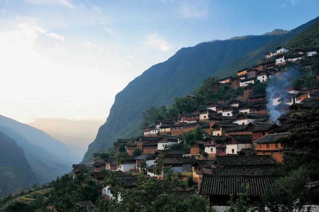 麗江石頭城，巖石上的棲居