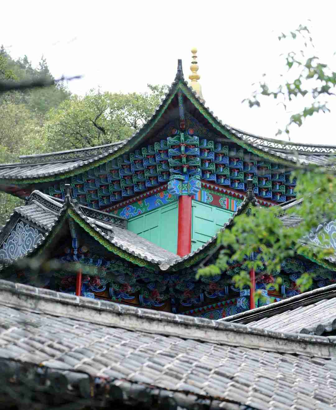 霞客碧海游，暮志麗江情